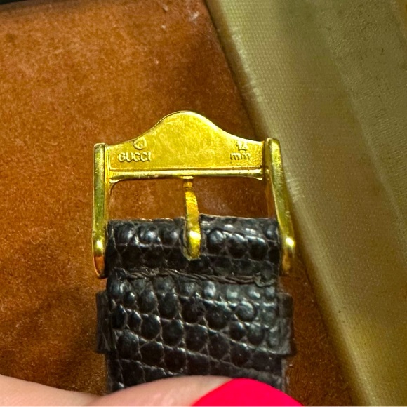 Men’s Vintage 3000m Gucci Gold Plated Quartz Wrist Watch - Picture 5 of 9
